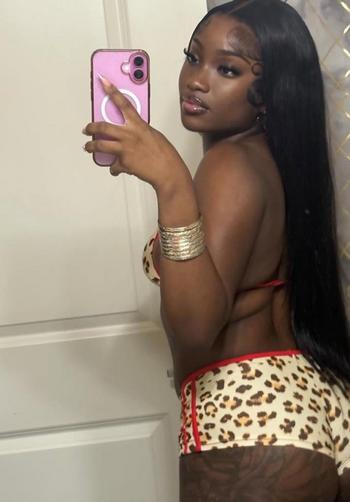 Jess, 21  female escort, Brockton